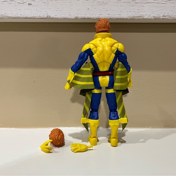 Marvel Legends X-Men Banshee Action Figure Toy - Picture 3 of 4